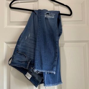 Universal thread distressed jeans